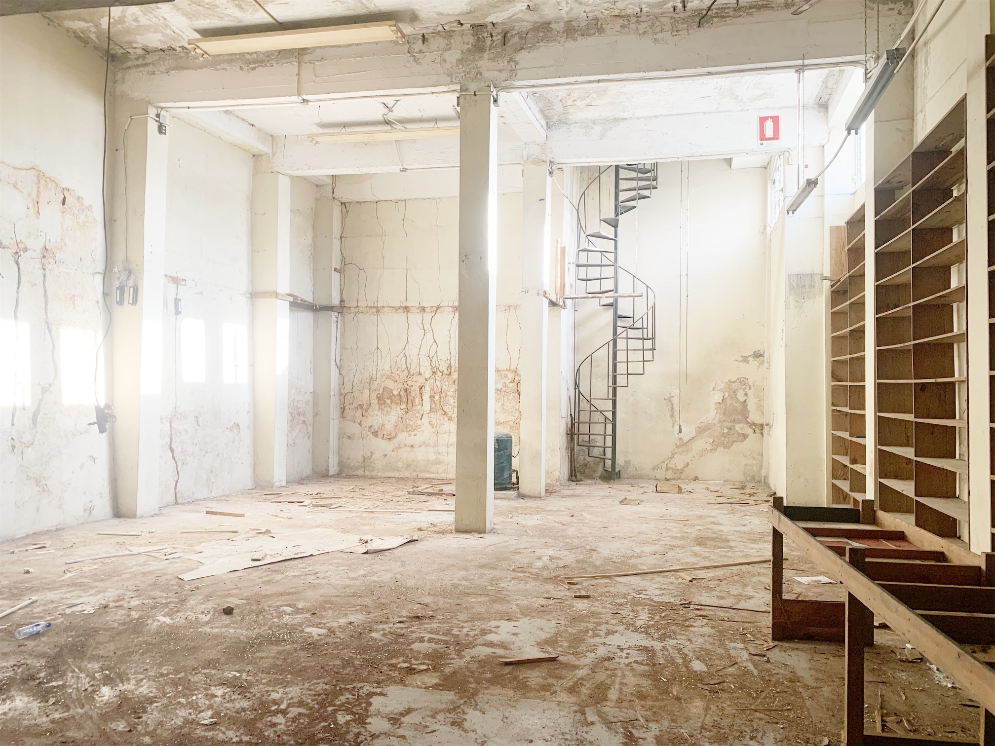 oficinas y locales comerciales - Local amplio en zona colonial 7