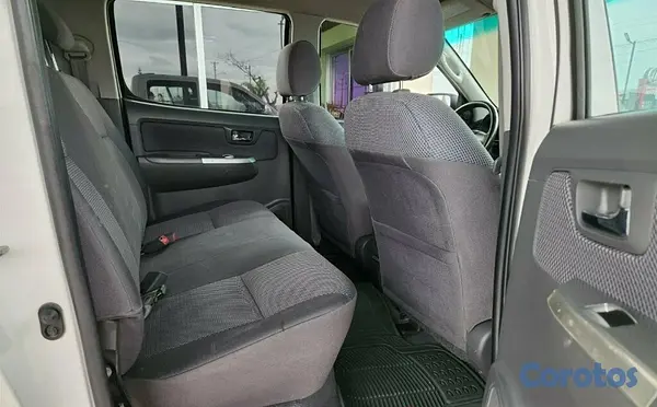 jeepetas y camionetas - 2013 Toyota Hilux SRV  4
