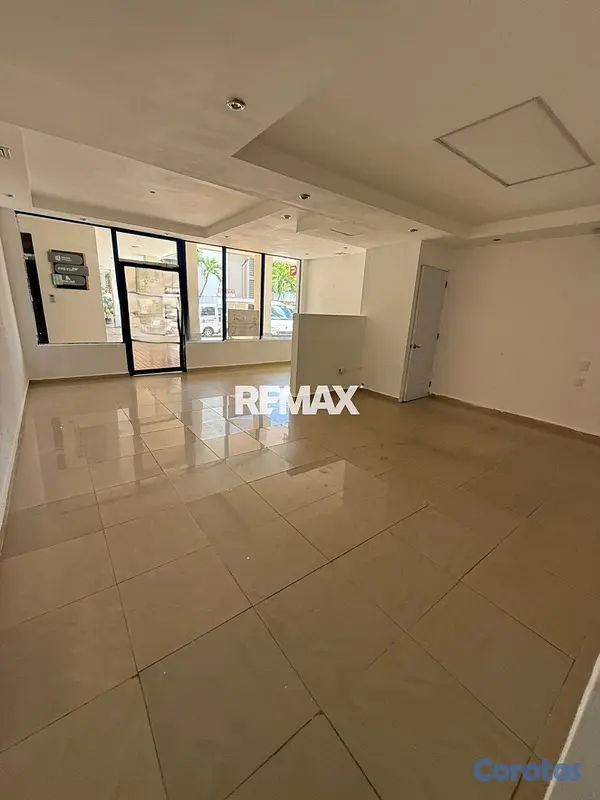 oficinas y locales comerciales - Local comercial de 82mt2 en alquiler en Naco 11