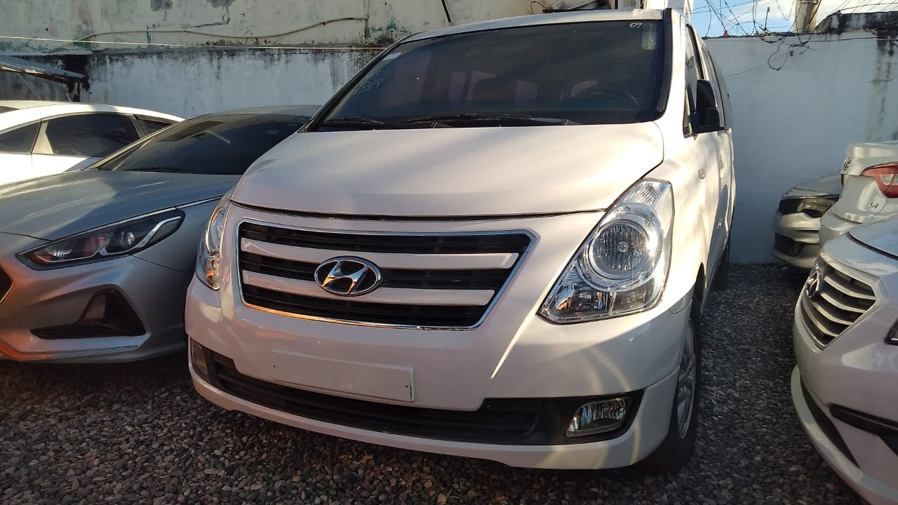 carros - HYUNDAI GRAND STAREX 2017 BLANCADESDE: RD$1,150.100