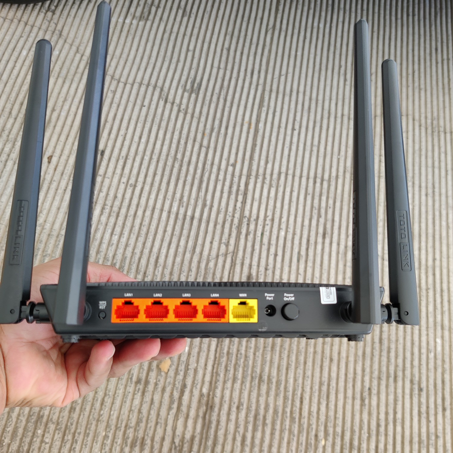 computadoras y laptops - Repetidor inalámbrico Dualband totolink 4 antena 2.4 y 5G 2