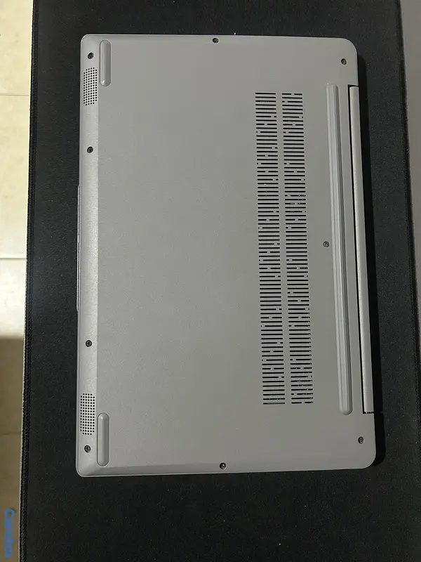 computadoras y laptops - Laptop Lenovo casi nueva a excelente precio.  3
