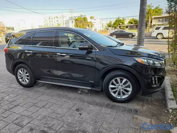 jeepetas y camionetas - Kia Sorento LX 2017 5