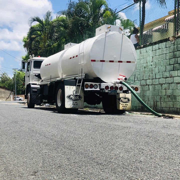 servicios profesionales - Agua cisterna camiones lavado de cisterna 