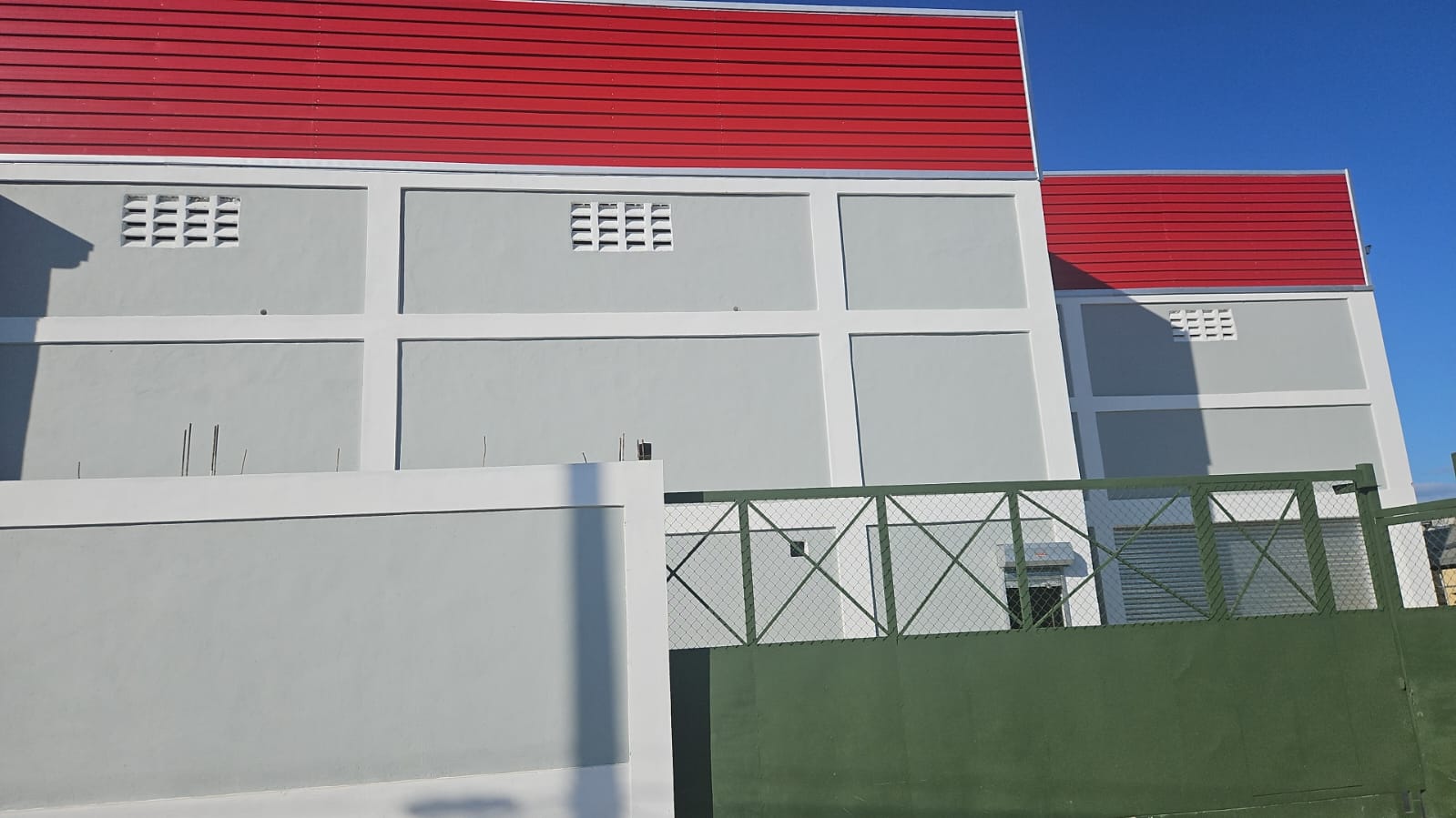 oficinas y locales comerciales - Alquilo Nave 1,265 mts proximo al km 13 aut Duarte 3