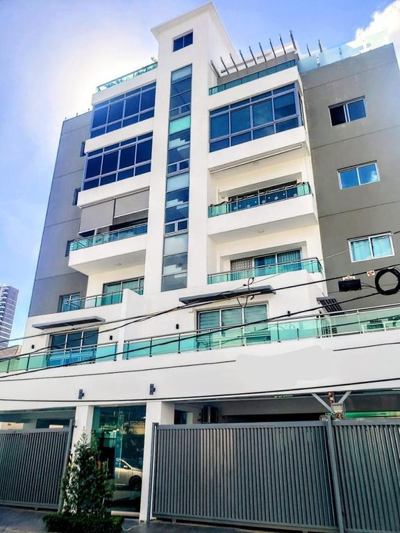 apartamentos - Vendo 2do nivel con terraza en Los Cacicazgos 8