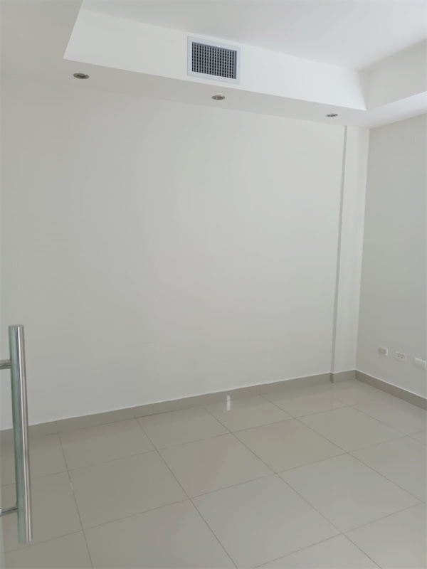 oficinas y locales comerciales - Local para oficina en los prados  2