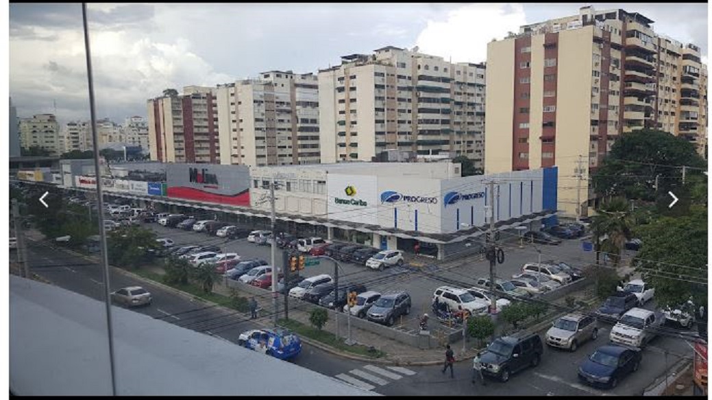 oficinas y locales comerciales - Local en Galerias de naco de 810m2 en Sotano 2