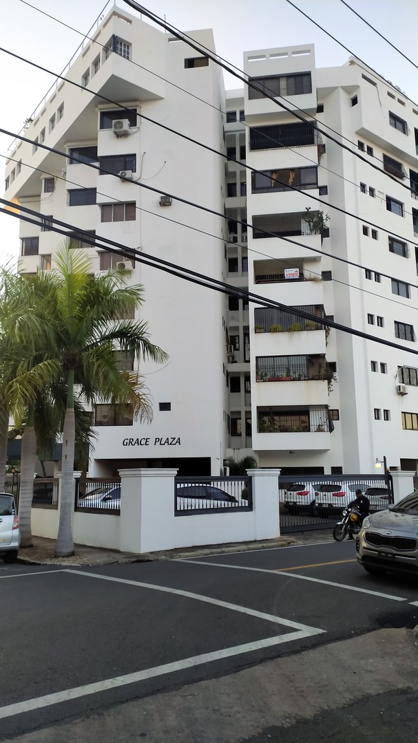 apartamentos - Apartamento Bella Vista Amueblado FULL, Frente Av. Anacaona, Parque Mirador sur 8