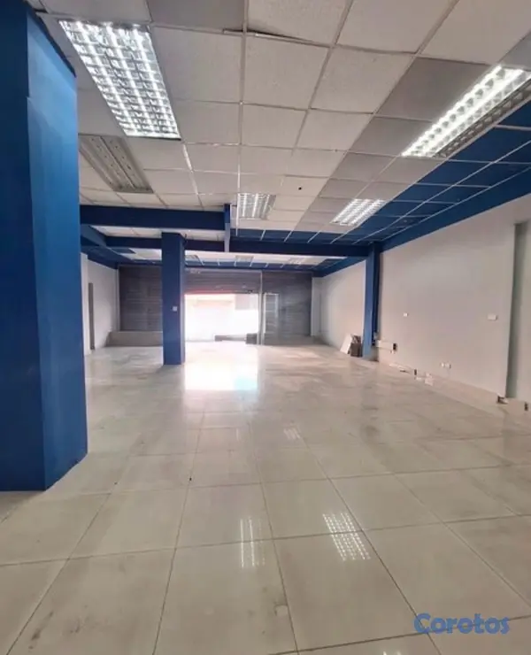 oficinas y locales comerciales - se alquila local  4