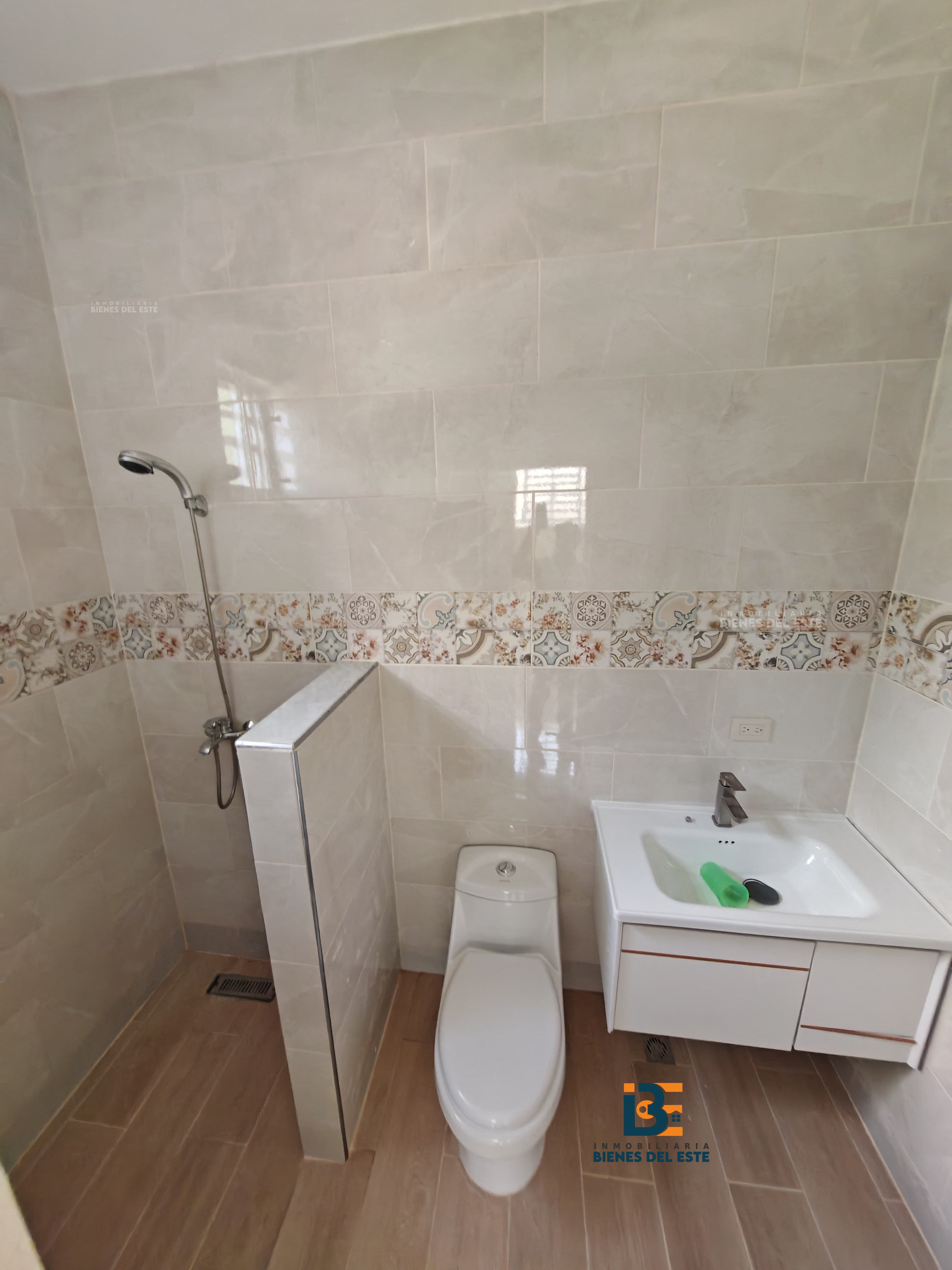 apartamentos - Se Renta Vivienda Nueva, con Patio  en Villa Visan 5