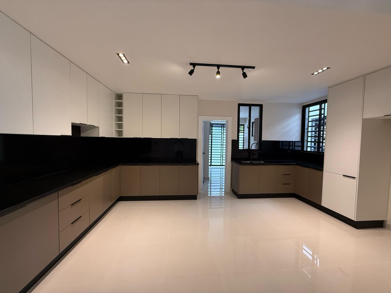 casas - Amplia Casa Familiar en alquiler  5