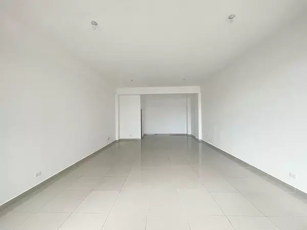 oficinas y locales comerciales - Local céntrico en Piantini 2