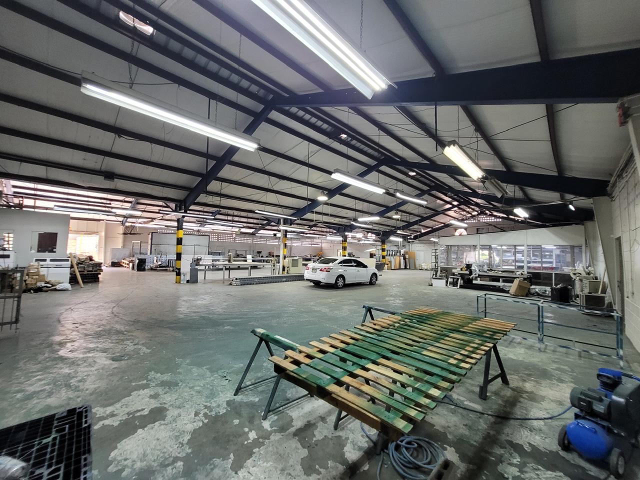 oficinas y locales comerciales - Alquiler de Nave Industrial Km 17 Autop. Duarte  4