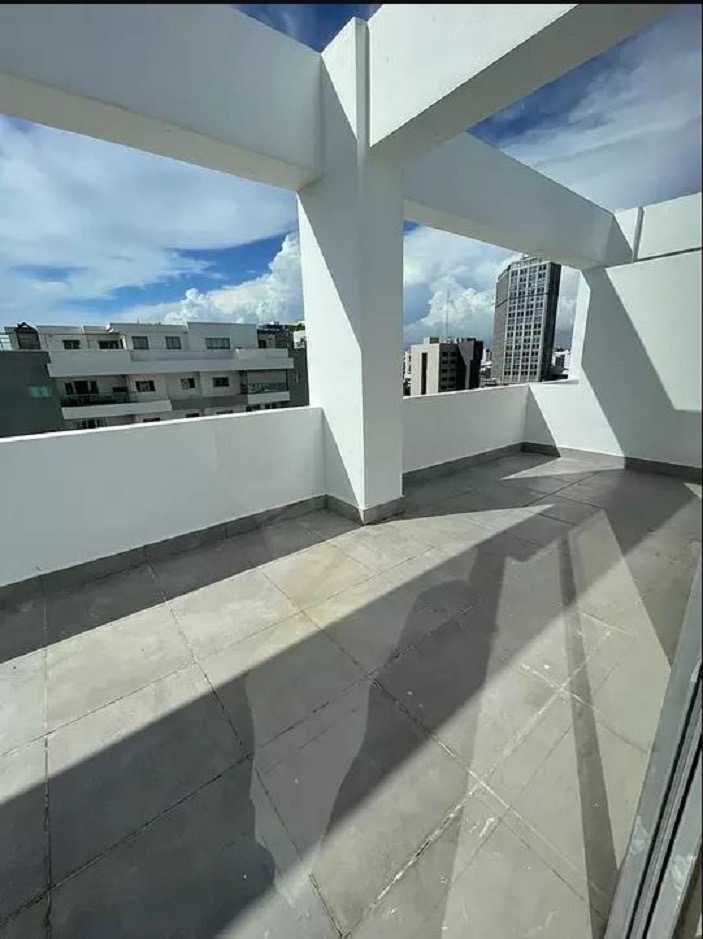 apartamentos - venta de penthouse de 3 niveles de 397mts en Evaristo morales Distrito Nacional  4