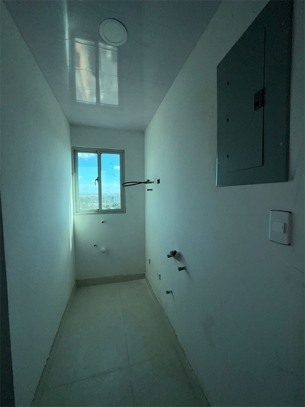 apartamentos - Venta de apartamento en Alma rosa 1 en el piso 8 de 210mts Santo Domingo este  6