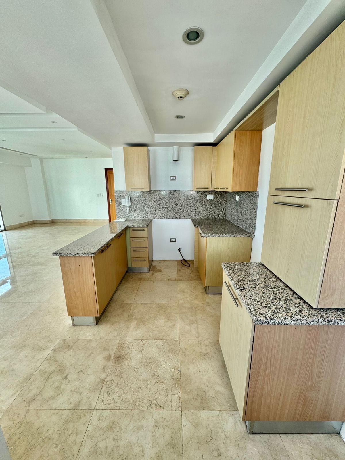 apartamentos - Alquiló piantini piso 7 línea blanca dos hab 2.5 b 10