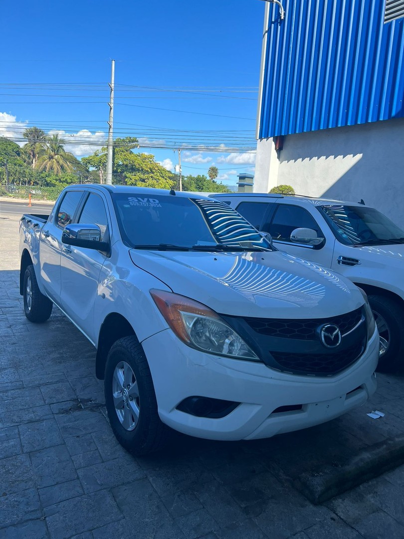 jeepetas y camionetas - Mazda bt 50 2016 mecánica 