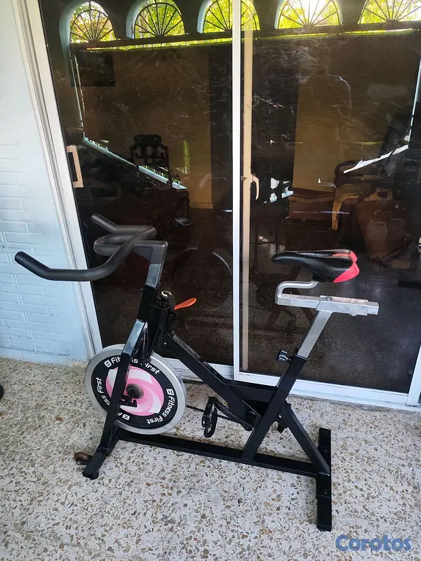 Artículos Deportivos - bicicleta spinning con botón para aumentar la fuerza soporta más de 400 libras  3