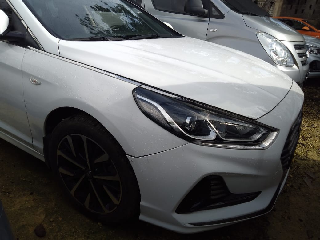 carros - HYUNDAI SONATA 2018 BLANCO 4