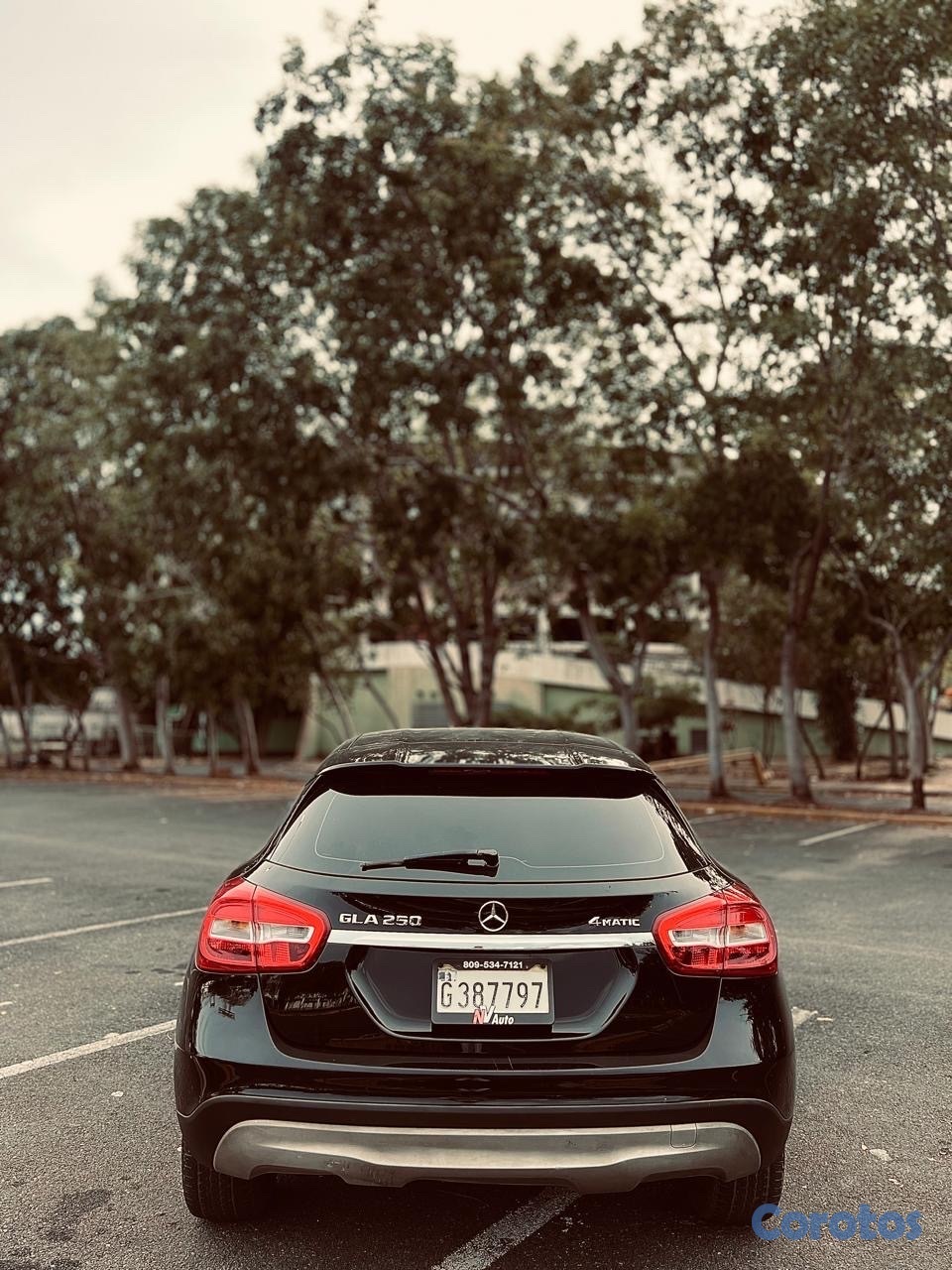 jeepetas y camionetas - 🚗 Mercedes-Benz GLA 250 4MATIC 2016 – Elegancia, potencia y tracción total. 3