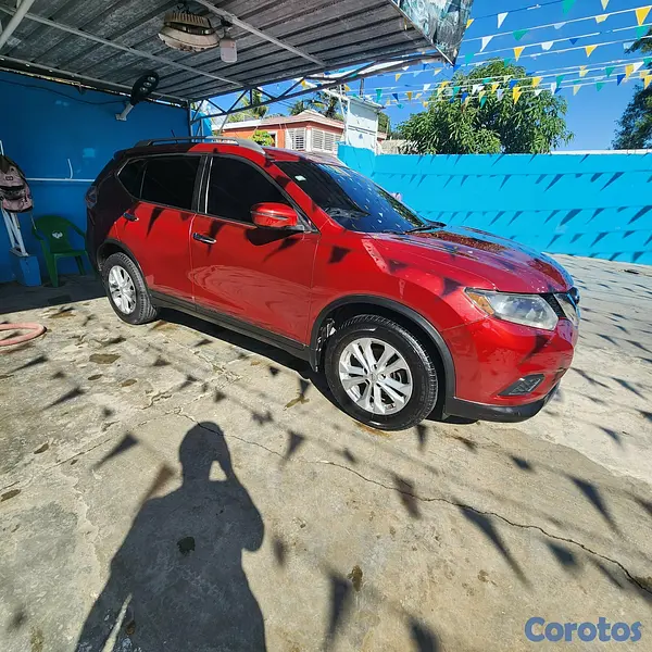 jeepetas y camionetas - Oferta Nissan Rogue Roja 2