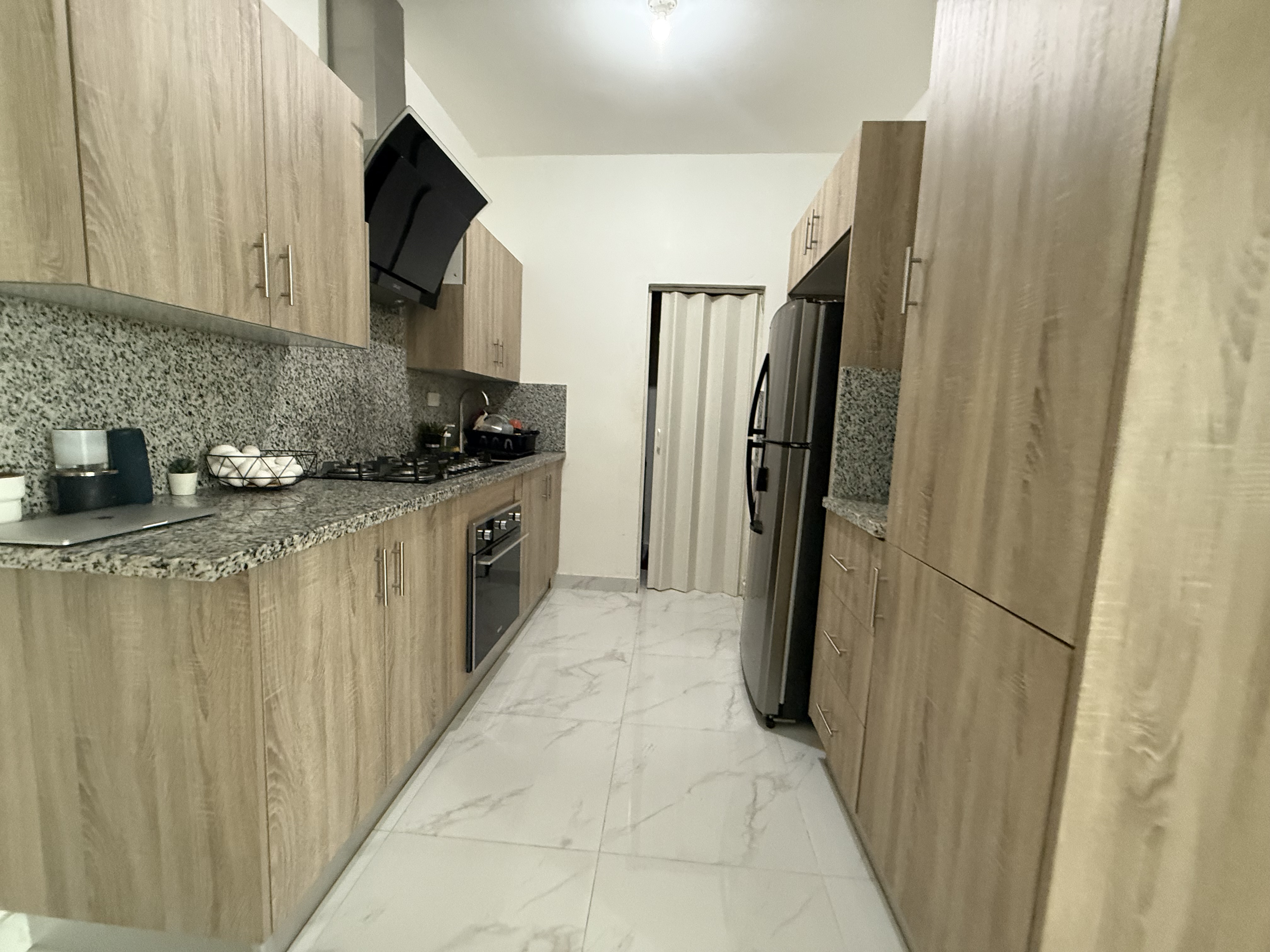 apartamentos - Vendo independencia klm 7 tercer nivel una hab 1.5 baños parqueo techado  4