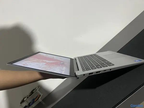computadoras y laptops - Laptop Lenovo casi nueva a excelente precio.  4