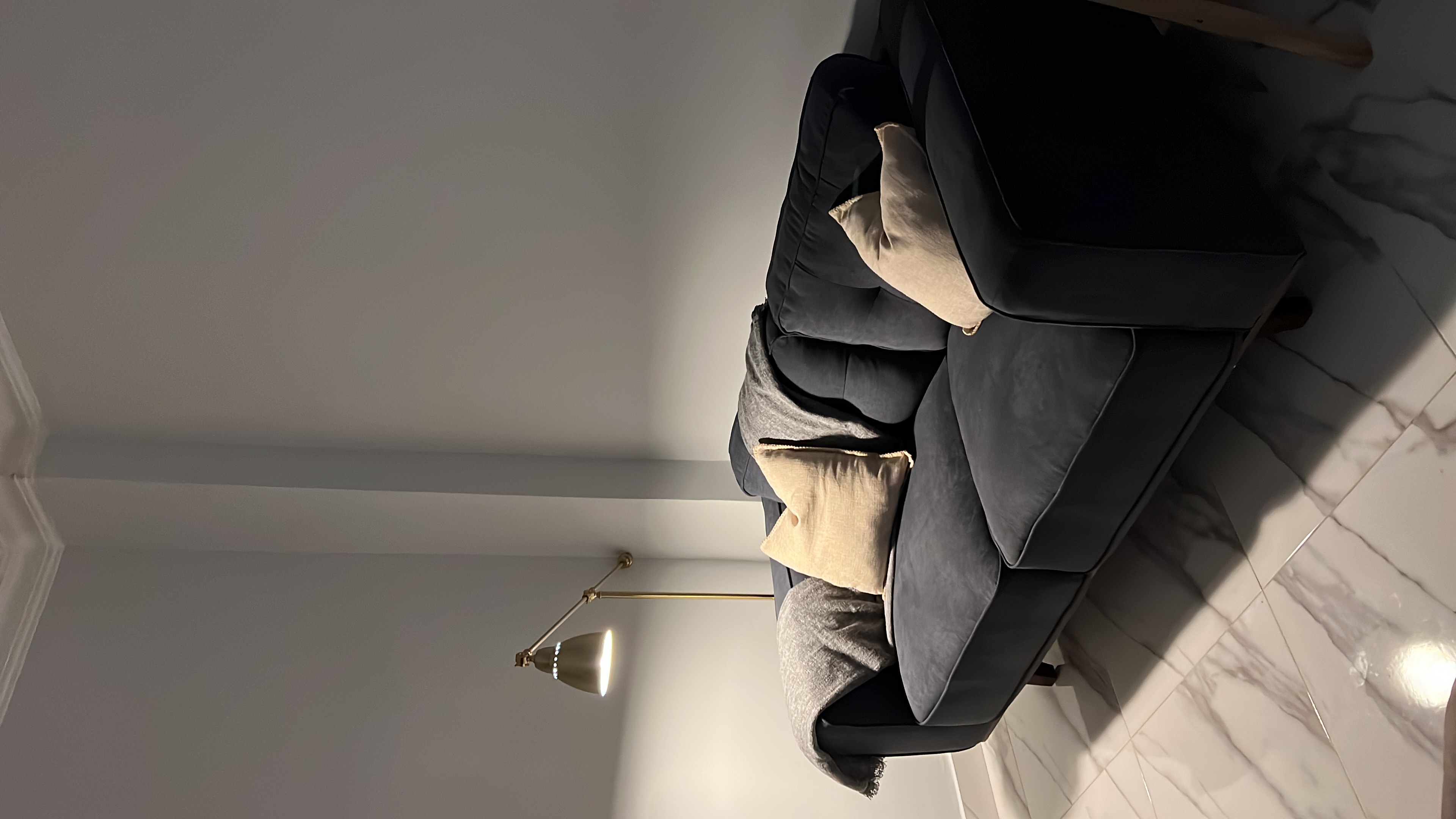 muebles y colchones - Sofa/Mueble de 2 plazas de Ilumel outlet seminuevo 2
