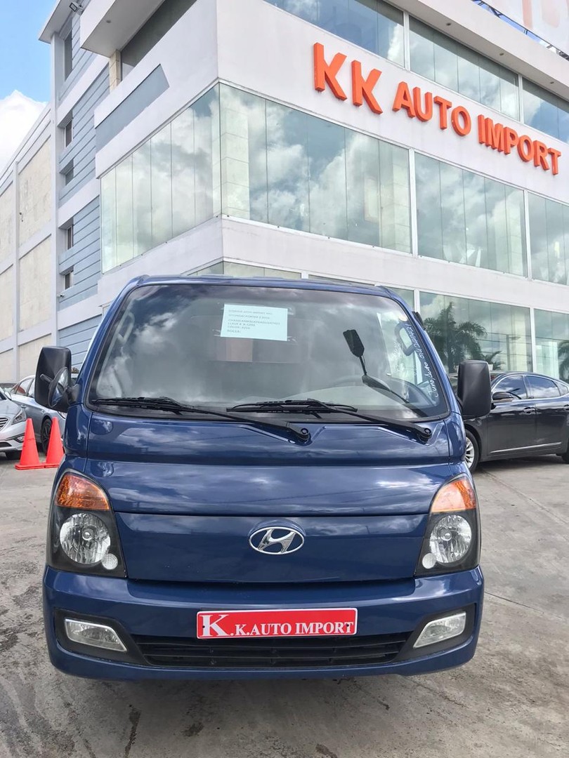 camiones y vehiculos pesados - 2016 Hyundai Porte  Azul 
precio :  950.000
