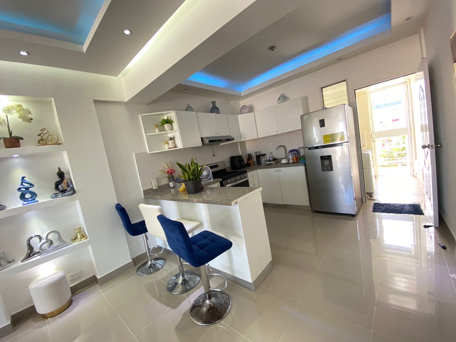 apartamentos - venta de apartamento de lujo en vista hermosa Santo Domingo este 100mts 3