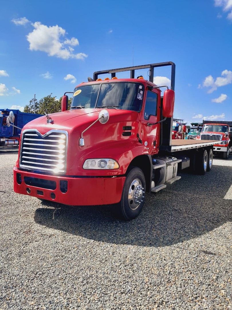 camiones y vehiculos pesados - MACK PINNACLE año 2013 1