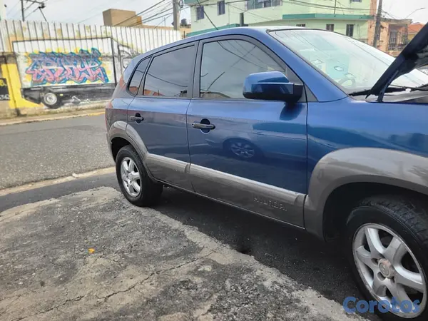 jeepetas y camionetas - Hyundai Tucson  2005 – Precio Negociable 10