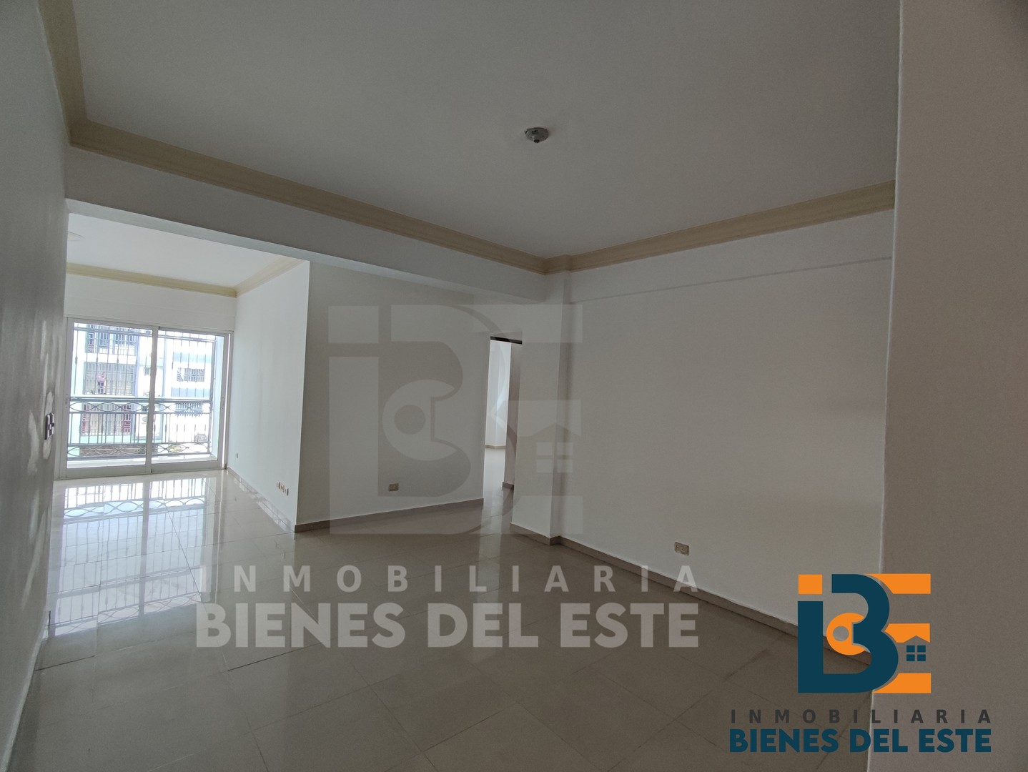 apartamentos - Se Renta Amplio Apartamento en Miramar Con Tres habitaciones con vista al Mar 3