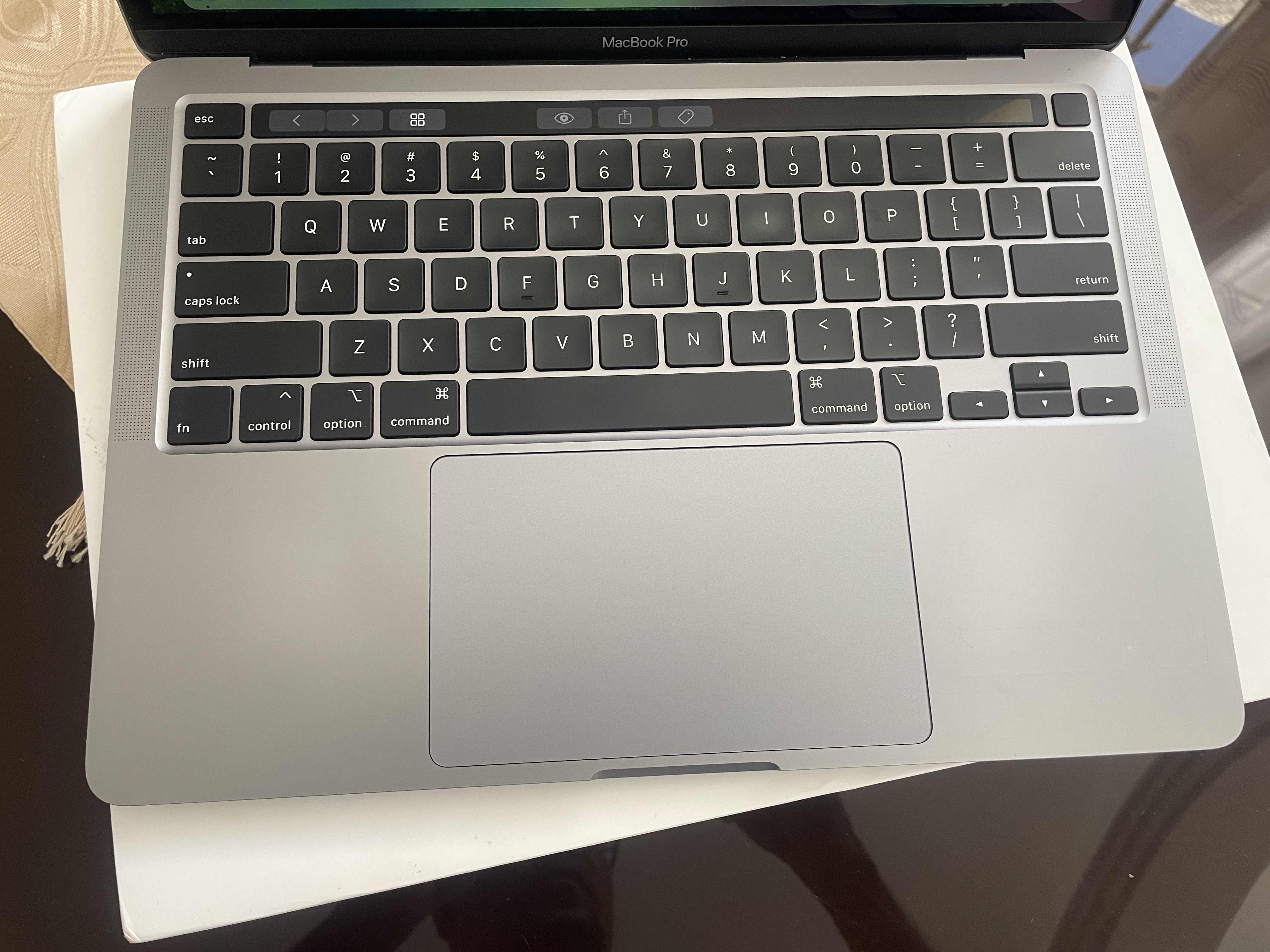 computadoras y laptops - MacBook Pro 13 2020 i5 2.0ghz, 16gb ram, 512 ssd 3