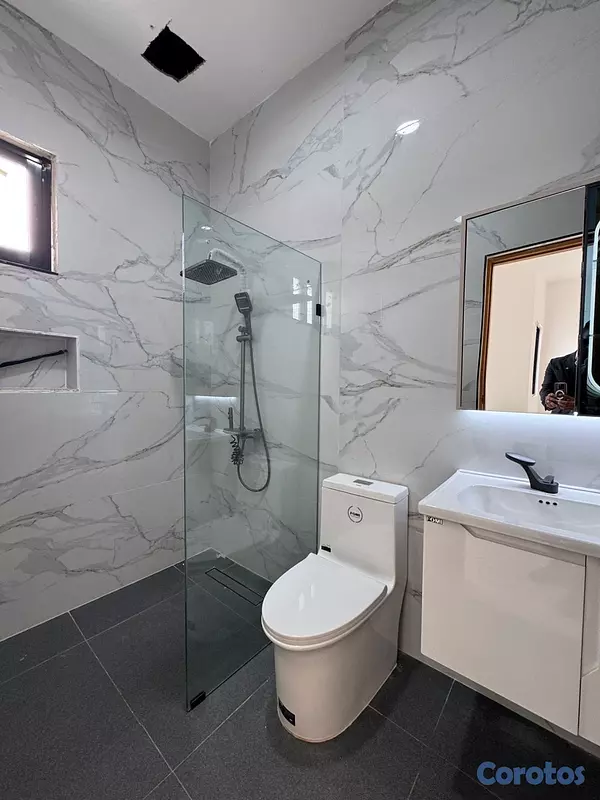 casas - vendo casa Arroyo hondo espectacular 4 habitaciones con baño 7 parqueos  7