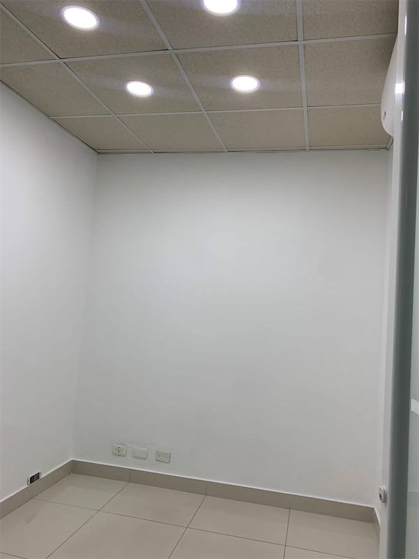 oficinas y locales comerciales - Local céntrico en Naco oficinas 8