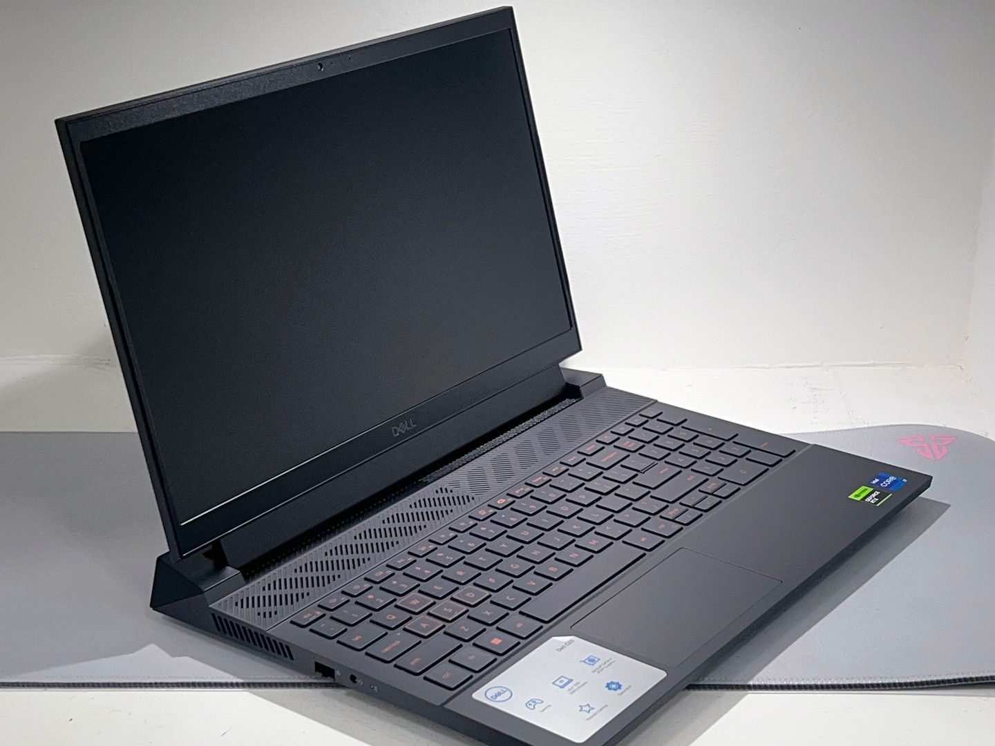computadoras y laptops - Laptop Dell G15 5520/16GB / 1TB / RTX 3060 / 15.6" Full HD 120Hz 1
