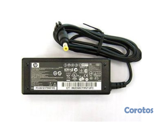 computadoras y laptops - CARGADOR FUENTE HP 65 WATTS ENTRADA 100-240V SALIDA 18.5V 3.5A  PUNTA AMARILLA 