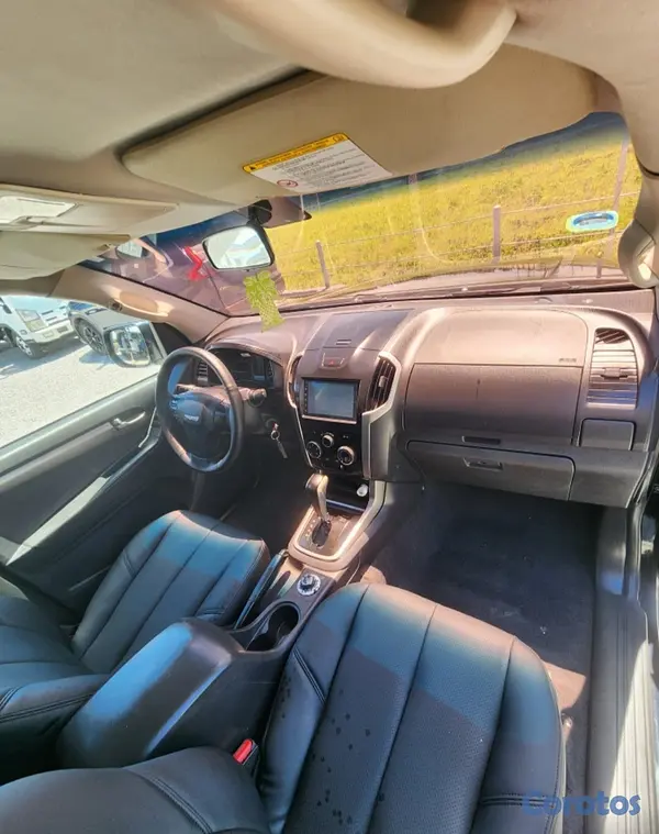 jeepetas y camionetas - 2013 Isuzu DMAX 4x4 Diesel  6