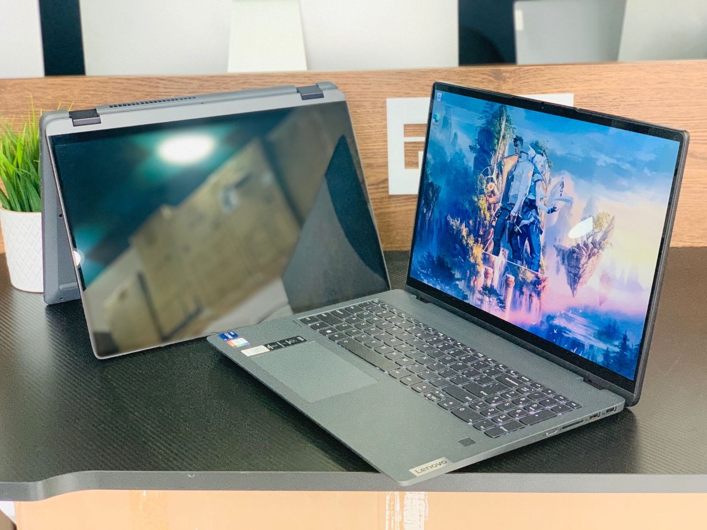 computadoras y laptops - Laptop Touch Lenovo Flex 2023 16" i7 12th Gen Touch, 2 en 1 , convertible.  0