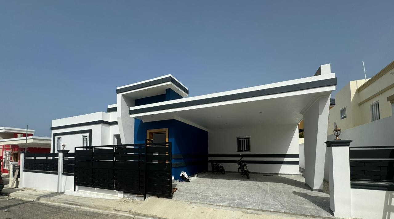 casas - CASA DE VENTA EN AREA RESIDENCIAL