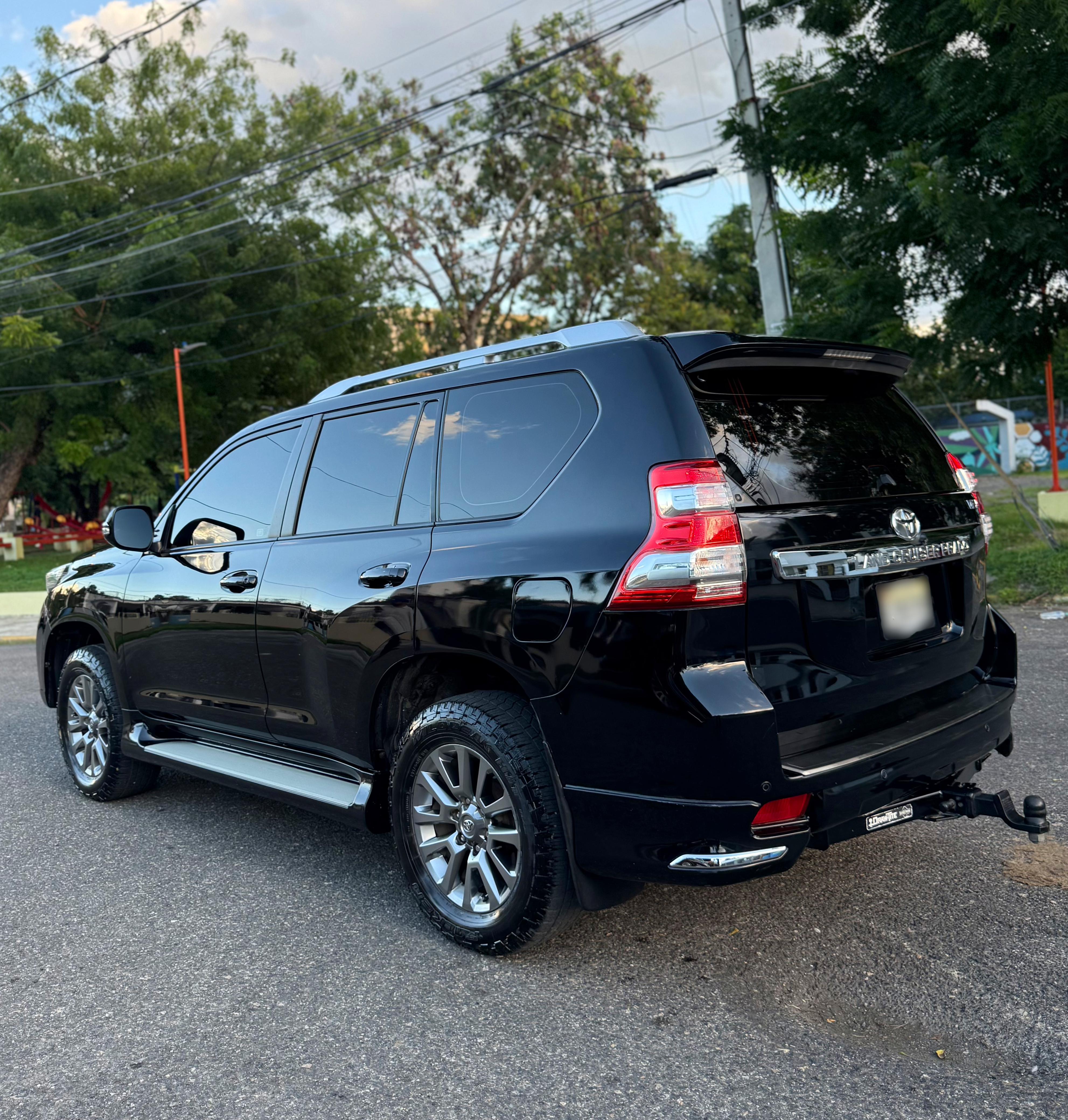 jeepetas y camionetas - Toyota land cruicer vxl 2016 8