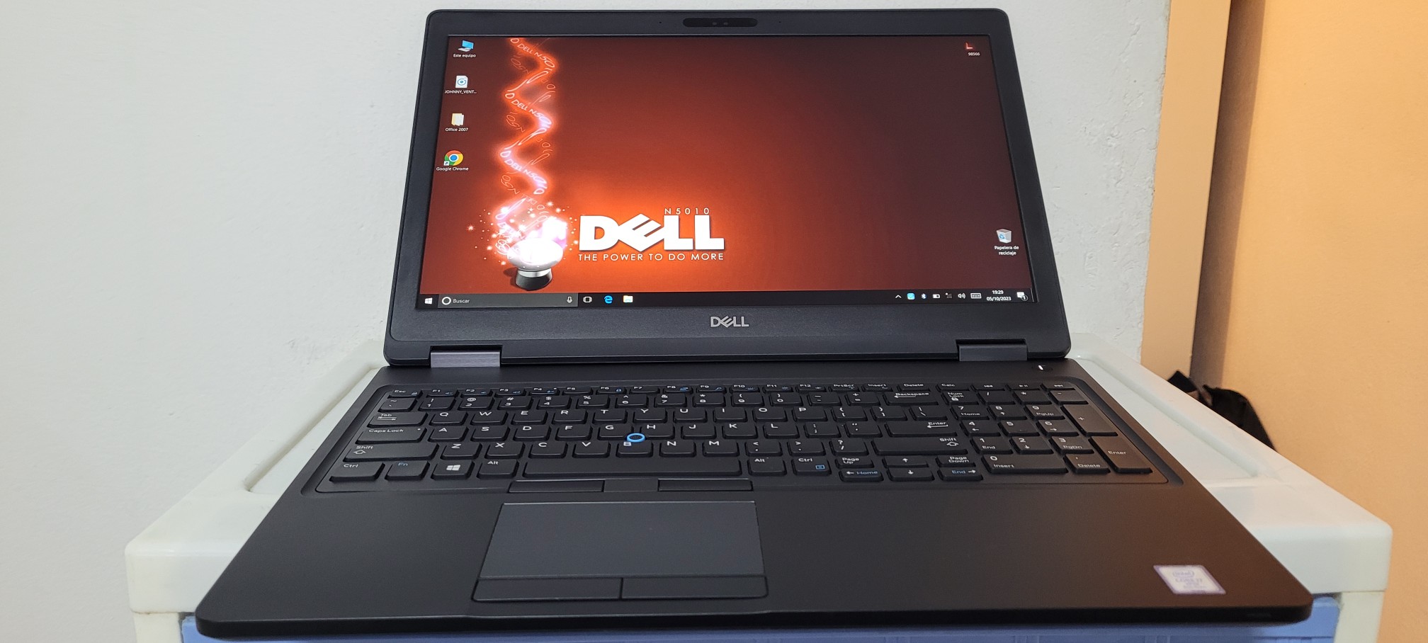 computadoras y laptops - Dell 17 Pulg Core i7 6ta Gen Ram 16gb ddr4 Disco 512GB Video intel 8gb Y Aty R7 0