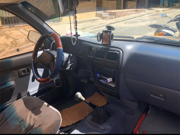 camiones y vehiculos pesados - Toyota hilux 99 doble cabina