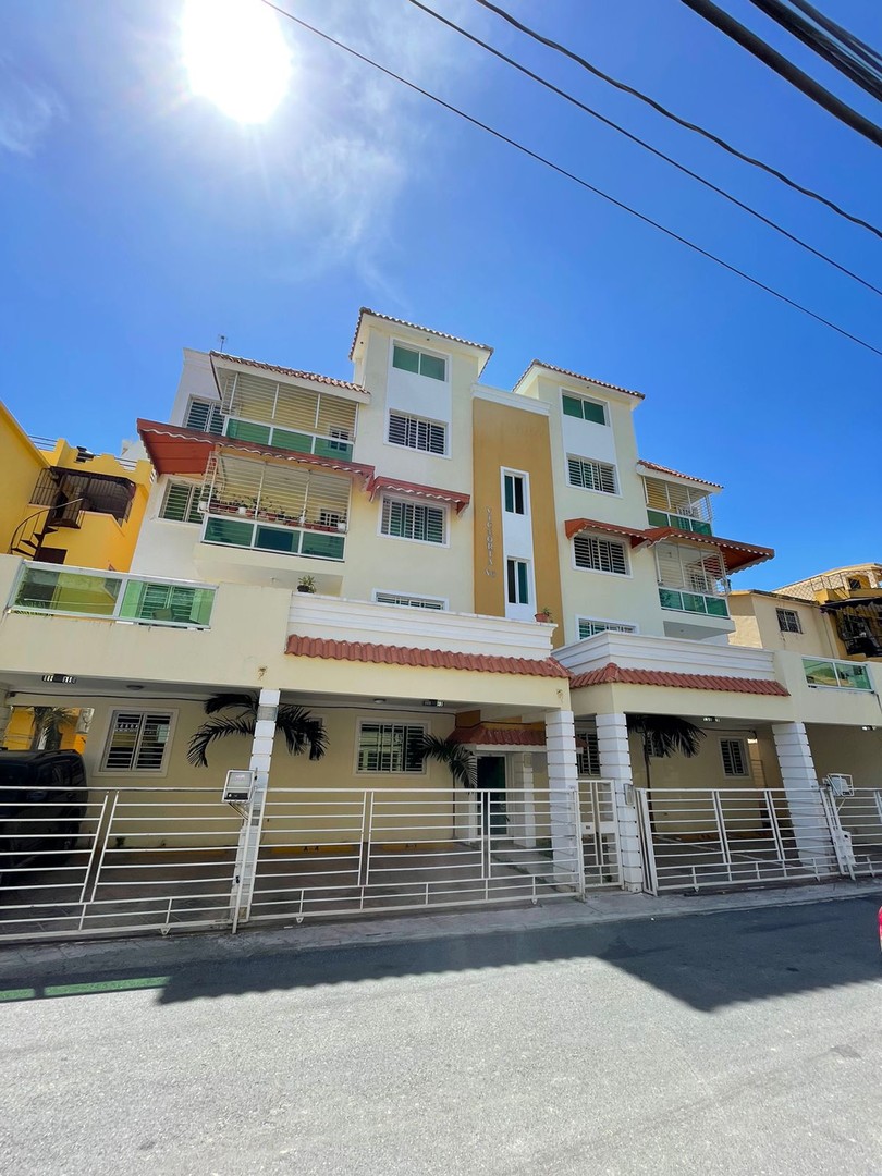 apartamentos - Apartamento con terraza, Autopista San Isidro, cerca del primer Olè San Isidro