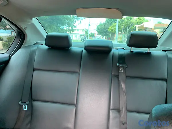 carros - BMW 320i E90 2007  10