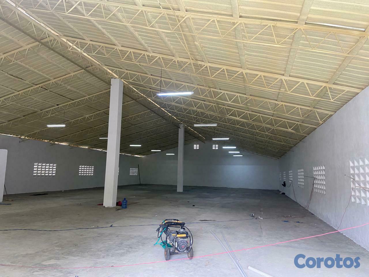 oficinas y locales comerciales - Naves Industriales Av. Independencia cerca de casa 4