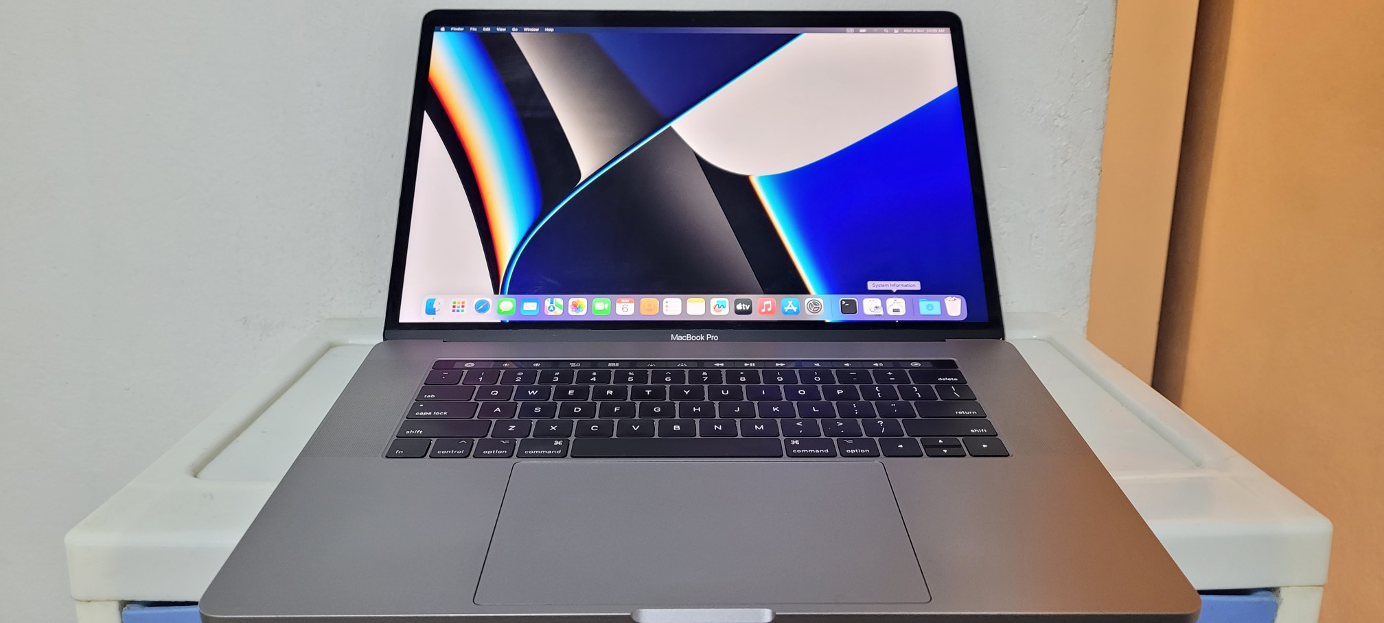 computadoras y laptops - Macbook Retina 15.4 Pulg Core i7 Ram 16gb SSD DISCO SSD 512GB Radeon Pro 4GB