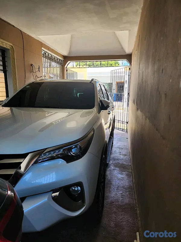 jeepetas y camionetas - Toyota fortuner 2020 2